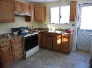 7 English Rd, Holbrook, MA 02343