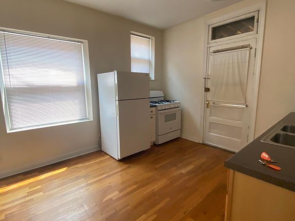 3rd image of 3523 N Broadway #3521-1E