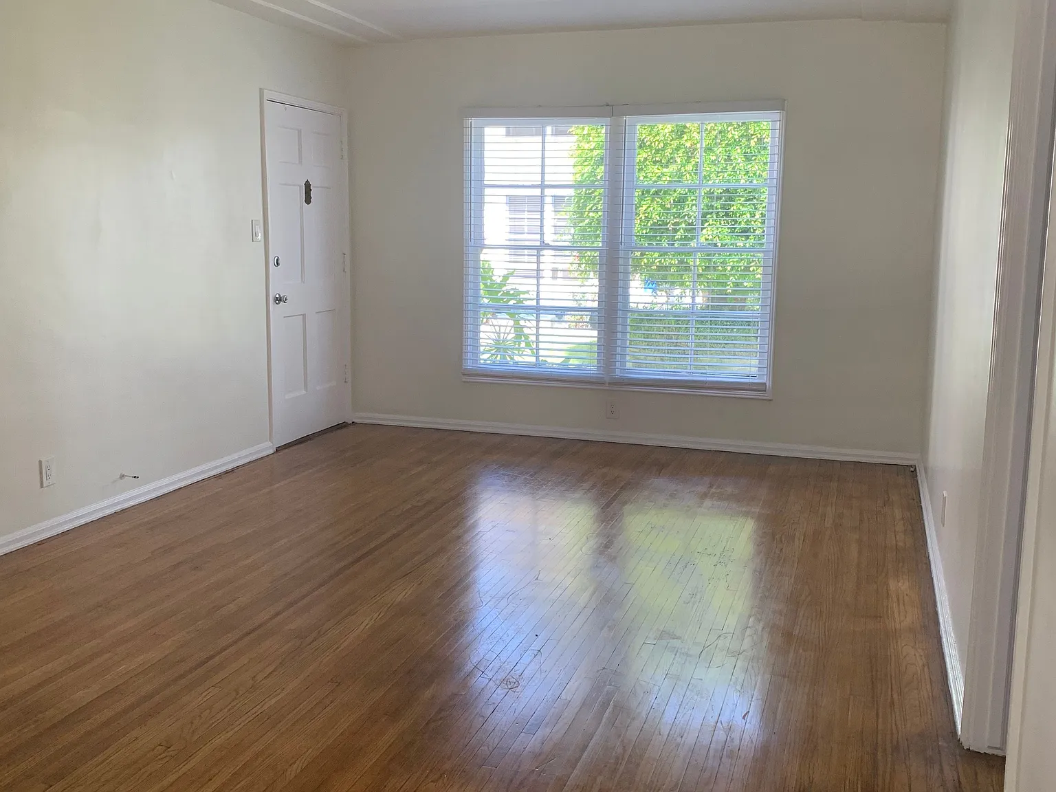 1 bed, 700 sqft, $2,150 — Photo 3