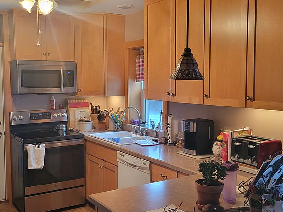 2nd image of 1118 Station Rd