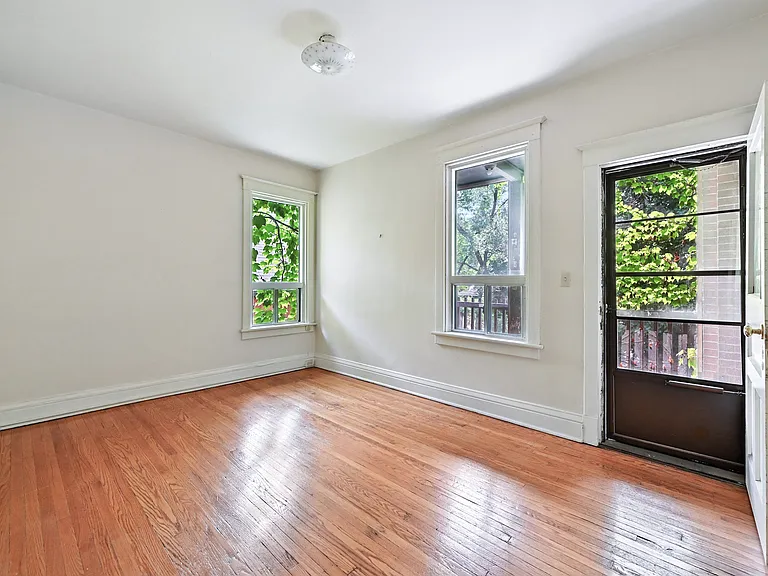27 Herkimer St #3 — Photo 6