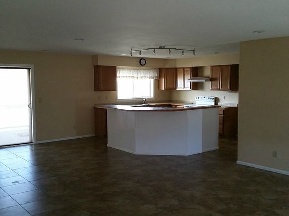 3rd image of 900 N Gale Ave