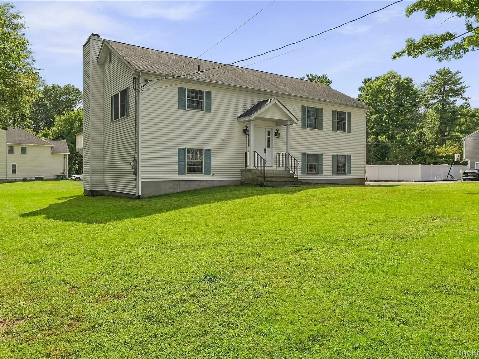 4 bed, 3.0 bath, 2200 sqft, $5,300 — Photo 3