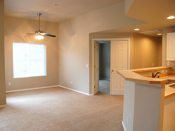 4th image of 2110 Newport Way NW