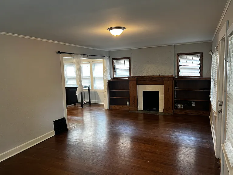 4435 Holly St — Photo 3