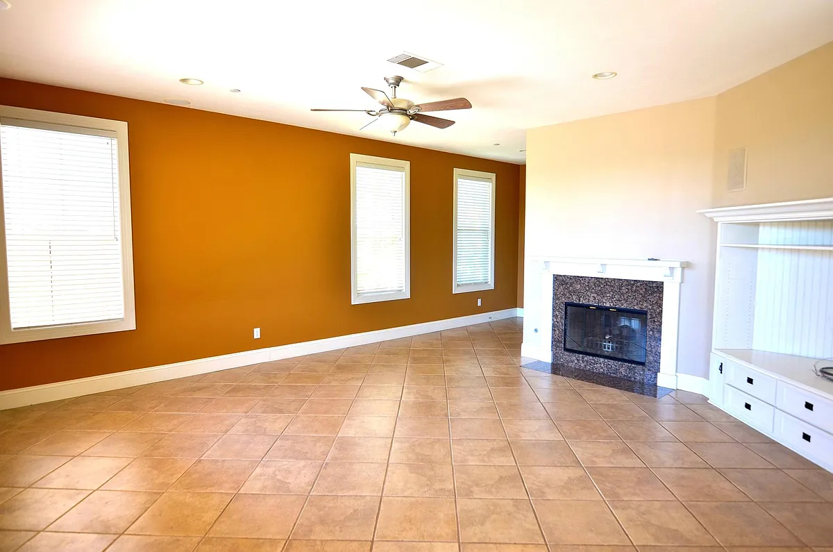Building Photo - 106 Corte Tierra Bella