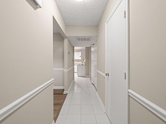 3rd image of 2729 Goshawk Ln