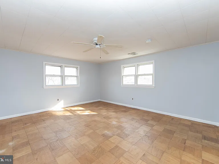 24 W Branch Ave #B — Photo 10
