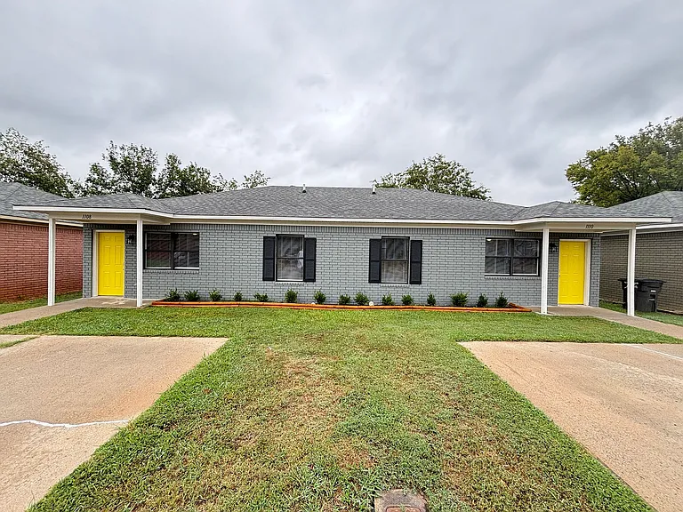 1108 Ruth Ann Dr — Photo 1