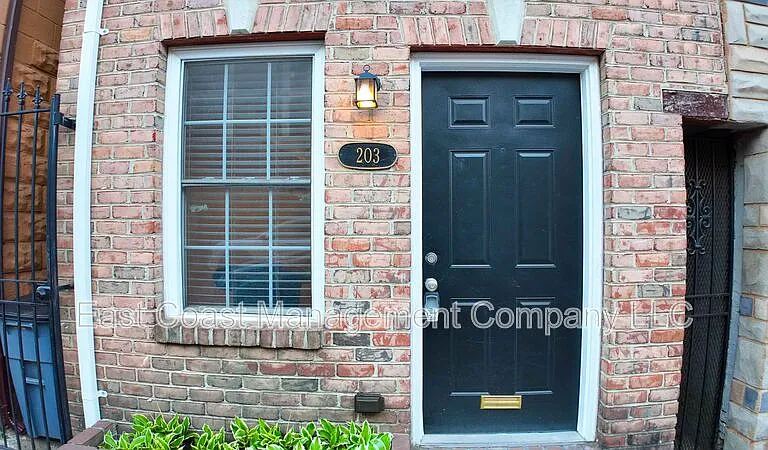 203 S Regester St — Photo 24