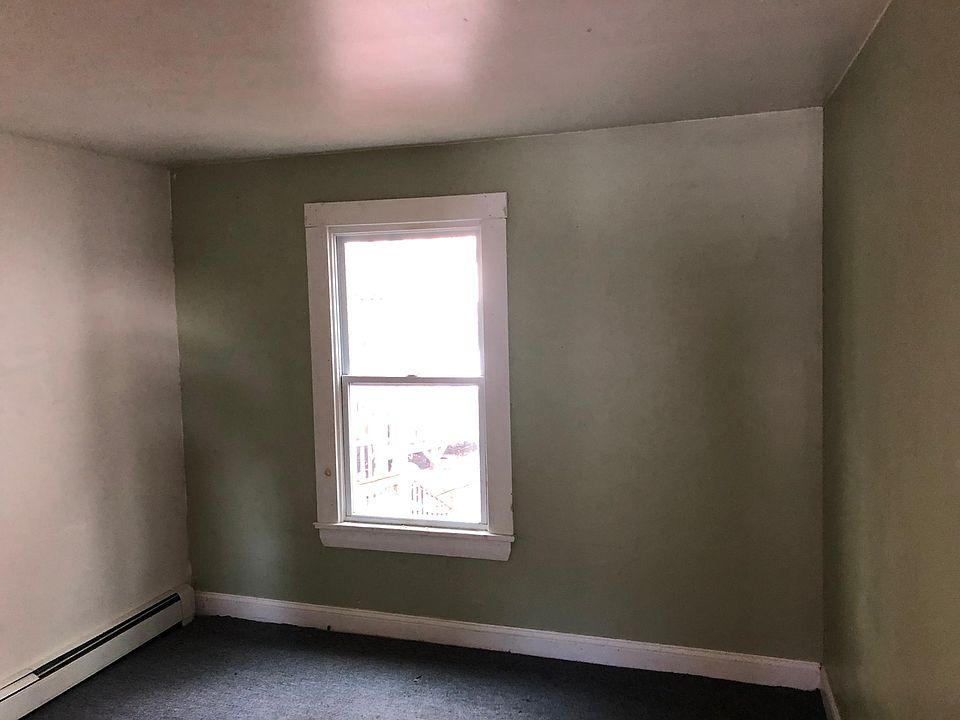2nd image of 22 Kendall St APT 2