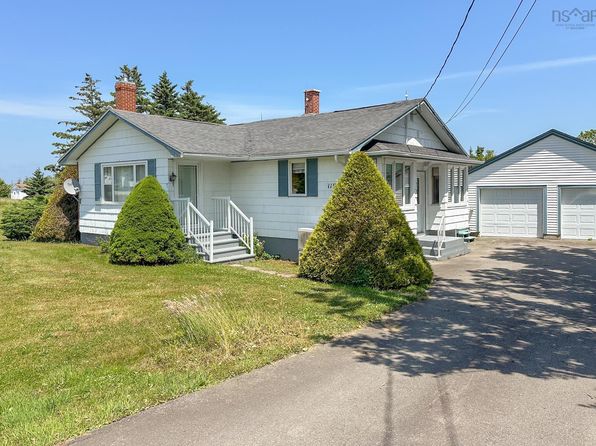 1195 Highway 335, Middle West Pubnico, NS B0W 3S0