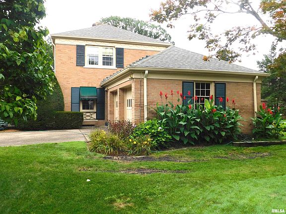 3rd image of 4 Sunset Ln