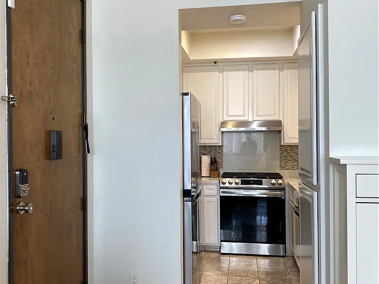 533 S Saint Andrews Pl #319 — Photo 5