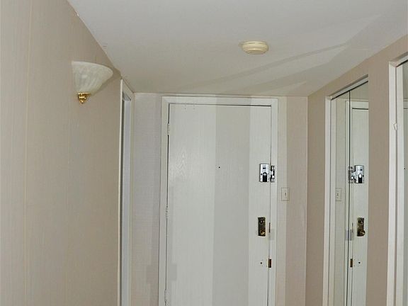 2nd image of 475 Plum Creek Dr #1124
