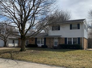 1507 Dobbins Dr, Champaign, IL 61821