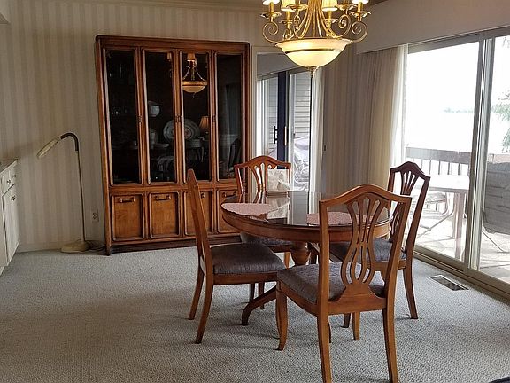 4th image of 828 Cliffs Dr APT 201