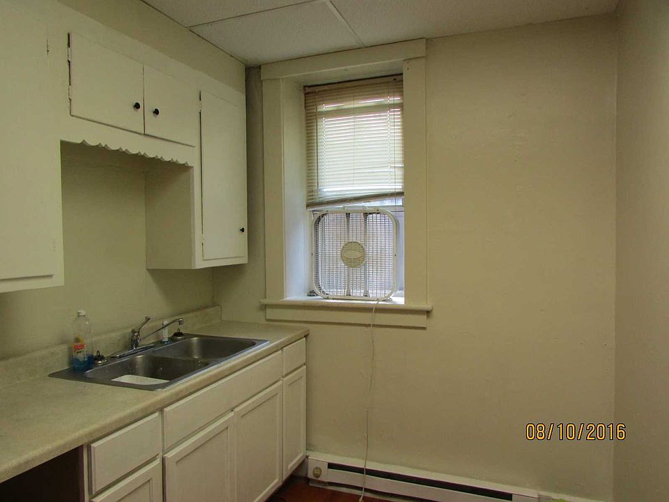 2nd image of 98 Montgomery St APT 3