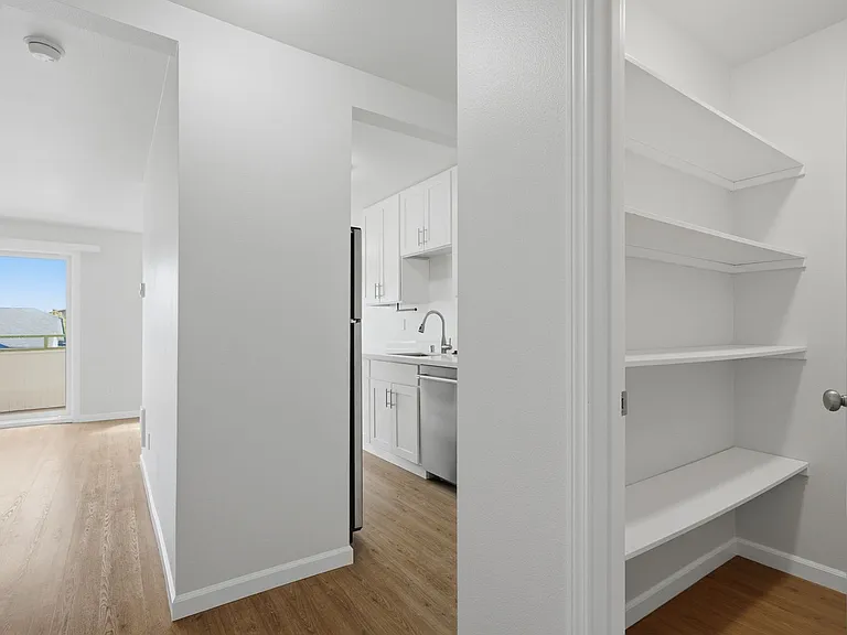 Green Acres Apartments — Photo 11