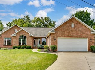 8082 Honeysuckle Ln, West Chester, OH 45069