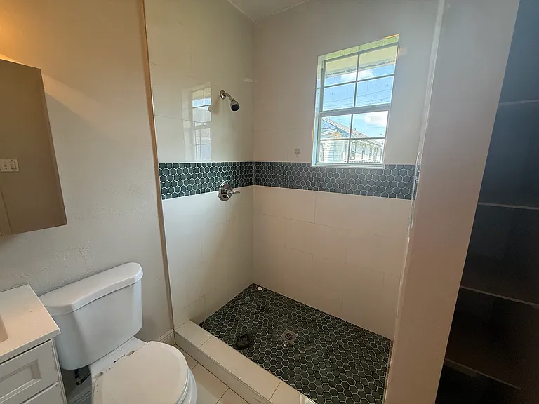4123 Eagle St — Photo 9