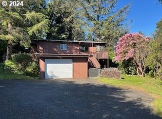 29280 Lacy St, Gold Beach, OR 97444