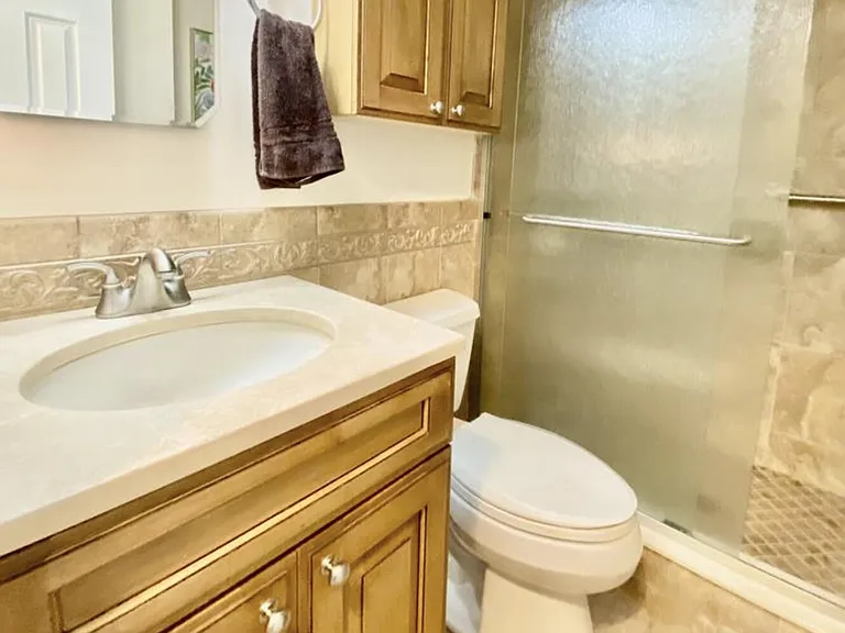 10 SE Central Ave #6 — Photo 8