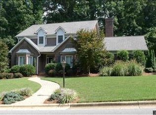 595 19th Avenue Dr NW, Hickory, NC 28601