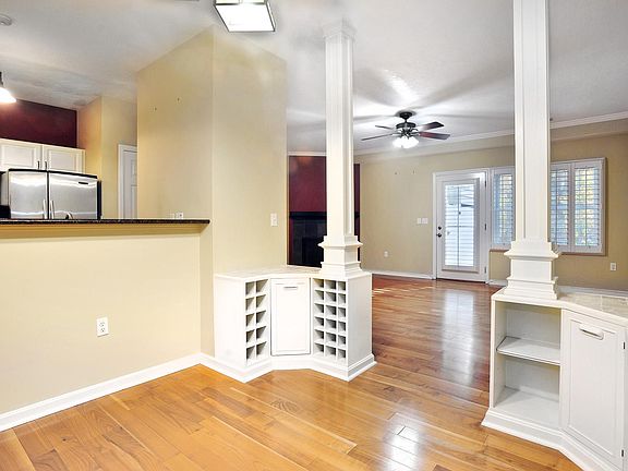 4th image of 341 Tilden Commons Ln