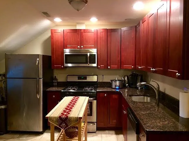 1 bed, 800 sqft, $1,500 — Photo 3