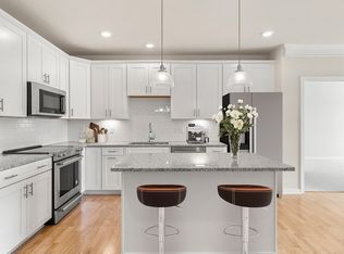 2 Stratton Dr #402, Woburn, MA 01801