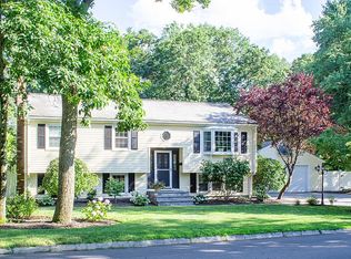 11 Barton Rd, Foxboro, MA 02035