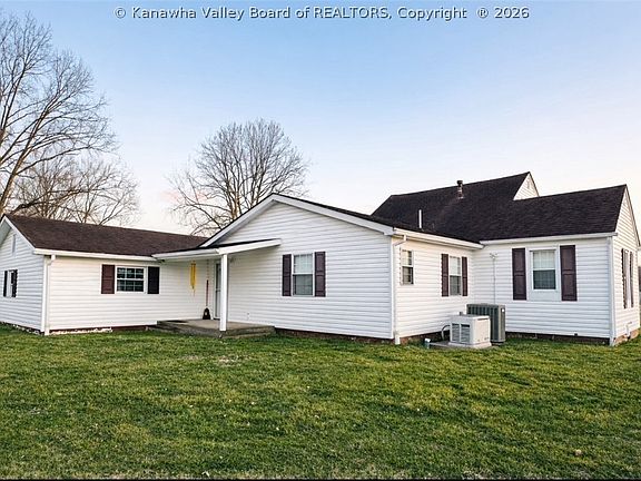 2nd image of 201 Locust St