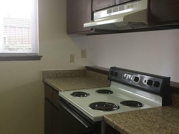 3rd image of 3021 S Orchard St APT 4