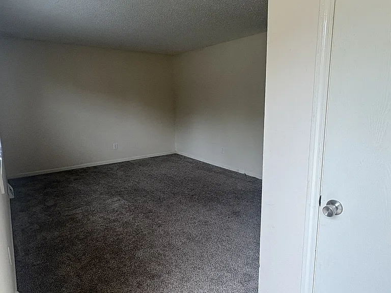 1613 Flanigan Ct #A — Photo 3