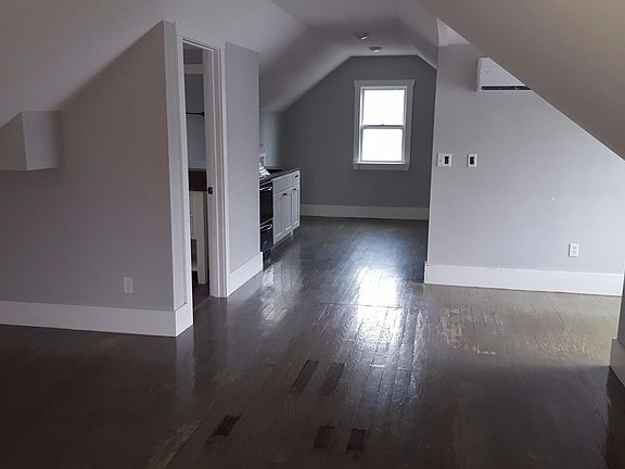 3rd image of 113 Benton St