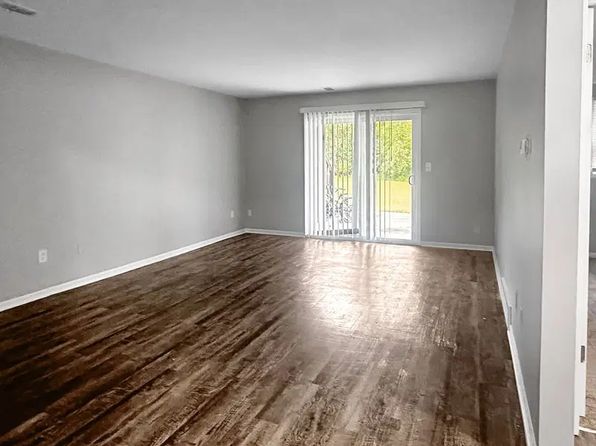 2069 Andrew St SE #4