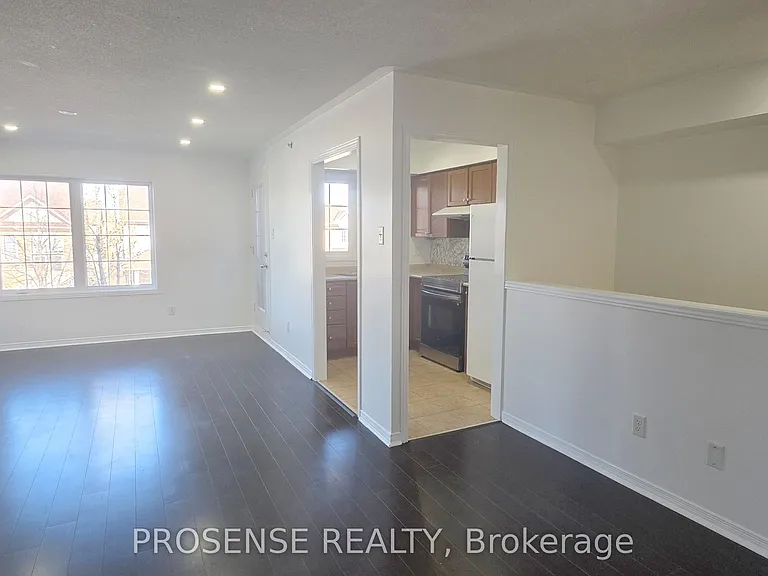 9699 Jane St #13 — Photo 10