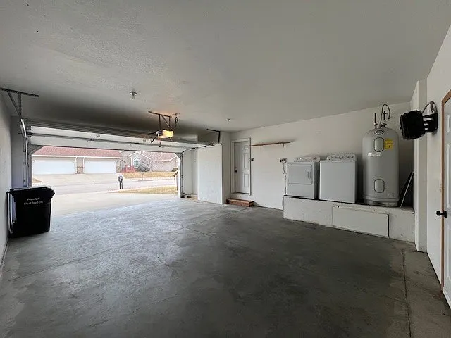 3438 Kyle St — Photo 6
