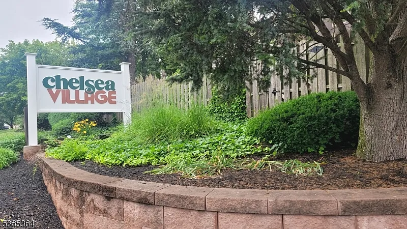 Primary Photo - 96 Chelsea Way