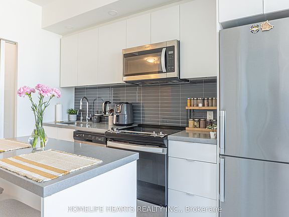 5th image of 8868 Yonge St #818