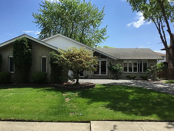 2nd image of 16835 Clyde Ave