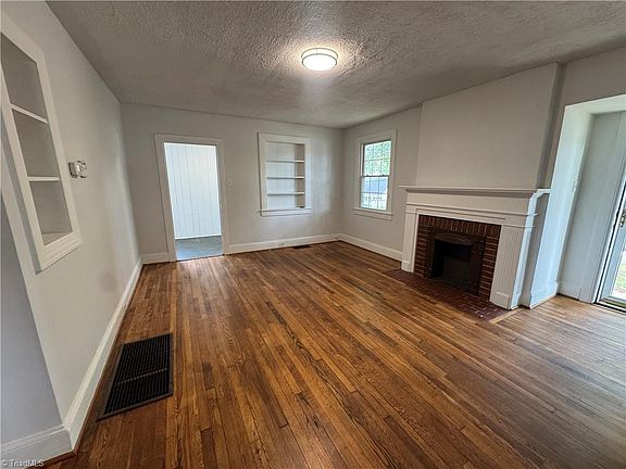 3rd image of 2369 Jefferson Ave