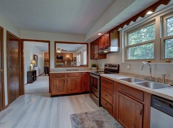 4th image of 10316 Amberwood Ct