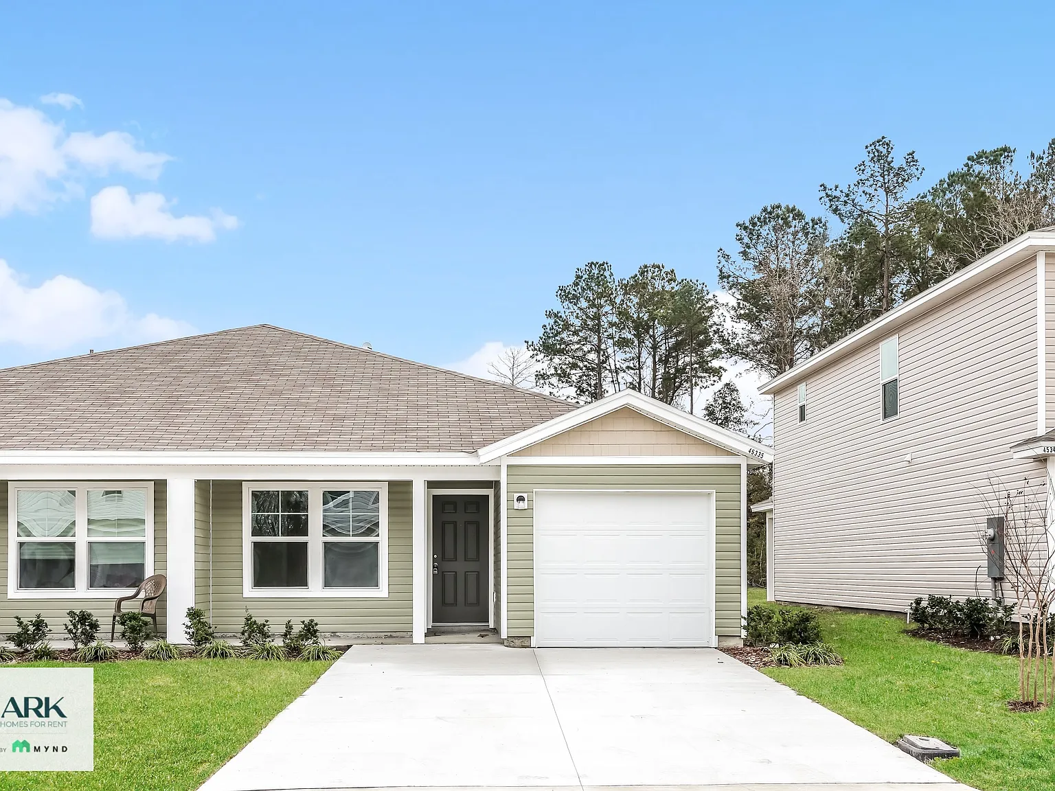 3 bed, 2.0 bath, 1184 sqft, $2,124 — Photo 1