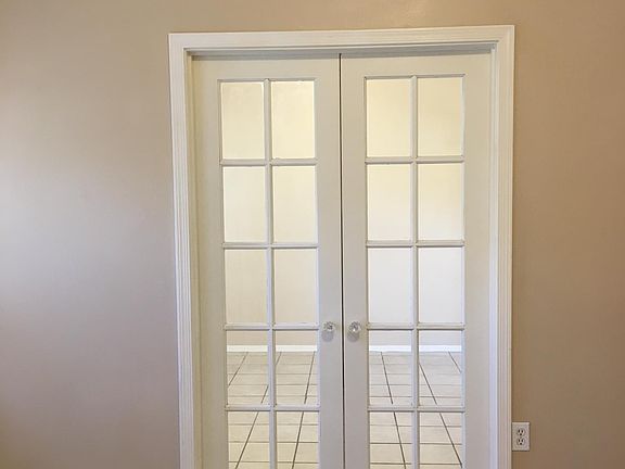 3rd image of 8914 W Loma Ln