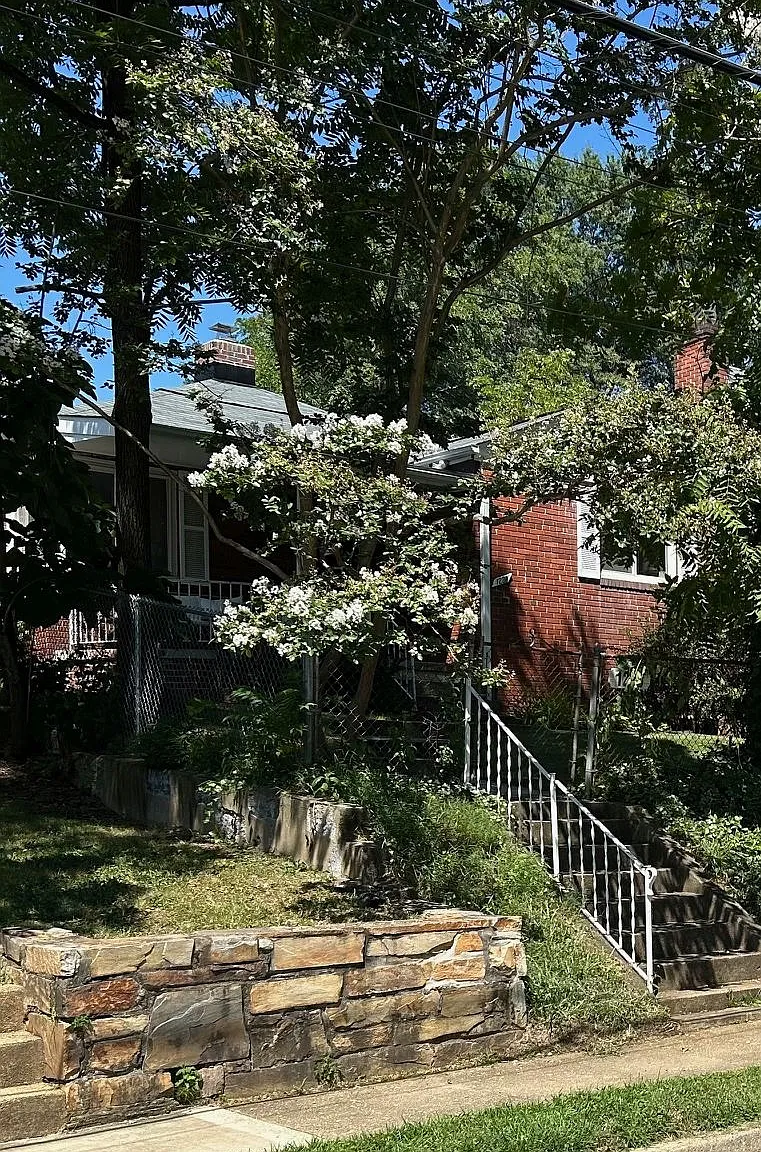 3 bed, 1690 sqft, $4,100 — Photo 1