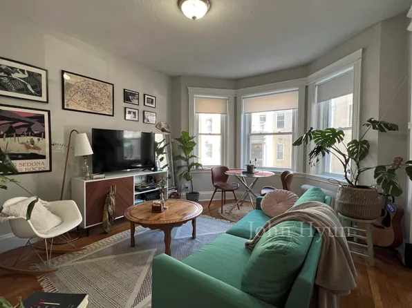 79 Gordon St APT 8, Brighton, MA 02135