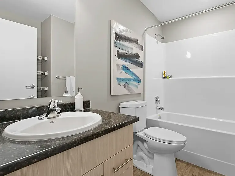 680 Belmont St SW — Photo 7