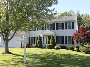 32 Eileen Ln, Glenmont, NY 12077